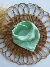 Laden Sie das Bild in den Galerie-Viewer, Halstuch I Musselin I mint l Punkte