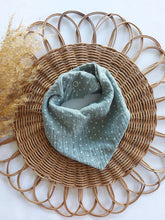 Laden Sie das Bild in den Galerie-Viewer, Halstuch I Musselin I altmint l Punkte