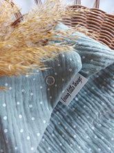 Laden Sie das Bild in den Galerie-Viewer, Halstuch I Musselin I altmint l Punkte