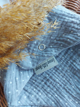 Laden Sie das Bild in den Galerie-Viewer, Halstuch I Musselin I hellgrau l Punkte