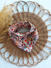 Laden Sie das Bild in den Galerie-Viewer, Halstuch l Musselin l flowers