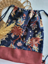 Laden Sie das Bild in den Galerie-Viewer, Rucksack | Große Blumen | Weinrot