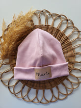 Laden Sie das Bild in den Galerie-Viewer, Personalisierte Beaniemütze l zartes Altrosa
