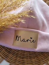 Laden Sie das Bild in den Galerie-Viewer, Personalisierte Beaniemütze l zartes Altrosa