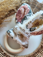 Laden Sie das Bild in den Galerie-Viewer, Knisterohr l vintage flowers