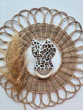 Laden Sie das Bild in den Galerie-Viewer, Knisterohr l leo-creme