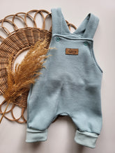 Laden Sie das Bild in den Galerie-Viewer, Latzhose l Waffeljersey l altmint