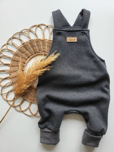 Laden Sie das Bild in den Galerie-Viewer, Latzhose l Waffeljersey l Anthrazit