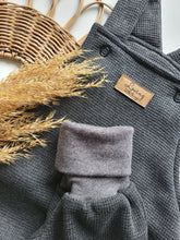 Laden Sie das Bild in den Galerie-Viewer, Latzhose l Waffeljersey l Anthrazit