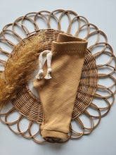 Laden Sie das Bild in den Galerie-Viewer, Leggings l Waffeljersey l Camel