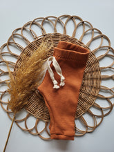 Laden Sie das Bild in den Galerie-Viewer, Leggings l Waffeljersey l Kupfer