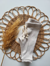 Laden Sie das Bild in den Galerie-Viewer, Leggings l Waffeljersey l Cream meliert