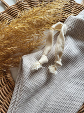 Laden Sie das Bild in den Galerie-Viewer, Leggings l Waffeljersey l Cream meliert