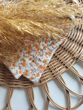 Laden Sie das Bild in den Galerie-Viewer, Halstuch l Musselin l Blumenwiese