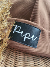 Laden Sie das Bild in den Galerie-Viewer, Personalisierte Beaniemütze l Sweet Caramel