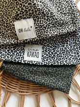 Laden Sie das Bild in den Galerie-Viewer, Beaniemütze l Leo