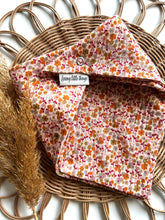 Laden Sie das Bild in den Galerie-Viewer, Halstuch l Musselin l Blumenwiese