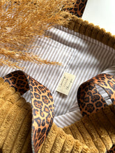 Laden Sie das Bild in den Galerie-Viewer, Shopper | Golden Yellow