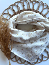 Laden Sie das Bild in den Galerie-Viewer, Halstuch l Musselin l Natur Flowers