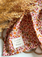 Laden Sie das Bild in den Galerie-Viewer, Halstuch l Musselin l Blumenwiese