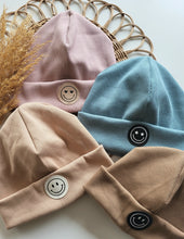 Laden Sie das Bild in den Galerie-Viewer, Beaniemütze l Smiley