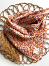 Laden Sie das Bild in den Galerie-Viewer, Halstuch l Musselin l Blumenwiese