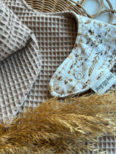 Laden Sie das Bild in den Galerie-Viewer, Set l Sabberli l Halstuch