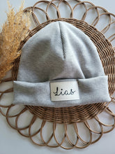 Laden Sie das Bild in den Galerie-Viewer, Personalisierte Beaniemütze l Hellgrau