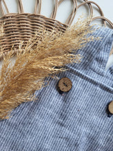 Laden Sie das Bild in den Galerie-Viewer, Latzhose l Leinen l gestreift