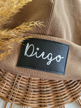 Laden Sie das Bild in den Galerie-Viewer, Personalisierte Beaniemütze l Camel Beige