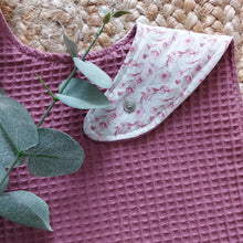 Laden Sie das Bild in den Galerie-Viewer, Sabberli l Lätzchen l altrosa