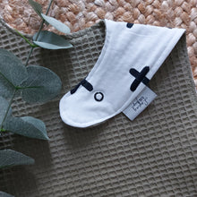 Laden Sie das Bild in den Galerie-Viewer, Sabberli l Lätzchen l khaki