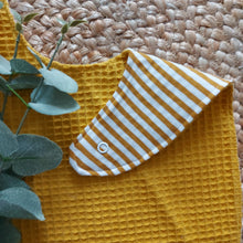 Laden Sie das Bild in den Galerie-Viewer, Sabberli | Lätzchen I Senfgelb