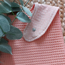 Laden Sie das Bild in den Galerie-Viewer, Sabberli | Lätzchen I Peach