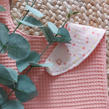 Laden Sie das Bild in den Galerie-Viewer, Sabberli | Lätzchen I peach