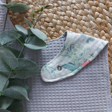 Laden Sie das Bild in den Galerie-Viewer, Sabberli | Lätzchen I hellgrau