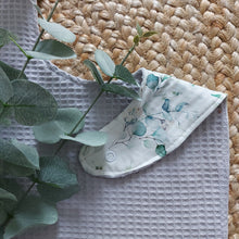 Laden Sie das Bild in den Galerie-Viewer, Sabberli | Lätzchen I hellgrau