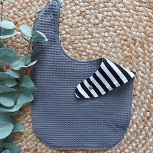 Laden Sie das Bild in den Galerie-Viewer, Sabberli | Lätzchen | dunkelgrau