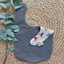 Laden Sie das Bild in den Galerie-Viewer, Sabberli l Lätzchen l dunkelgrau