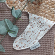 Laden Sie das Bild in den Galerie-Viewer, Sabberli l Lätzchen l braun