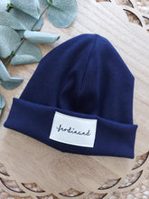 Laden Sie das Bild in den Galerie-Viewer, Personalisierte Beaniemütze l Dunkelblau