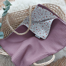 Laden Sie das Bild in den Galerie-Viewer, Babydecke l Antique Rose l Flowers