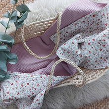 Laden Sie das Bild in den Galerie-Viewer, Babydecke l Altrosa l Flowers