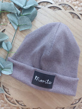 Laden Sie das Bild in den Galerie-Viewer, Personalisierte Beaniemütze l Schokobraun meliert