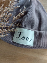 Laden Sie das Bild in den Galerie-Viewer, Personalisierte Beaniemütze l Schokobraun meliert