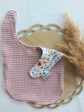 Laden Sie das Bild in den Galerie-Viewer, Sabberli | Lätzchen I Altrosa