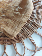 Laden Sie das Bild in den Galerie-Viewer, Halstuch l Musselin l camel