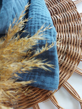 Laden Sie das Bild in den Galerie-Viewer, Halstuch l Musselin l Jeansblau