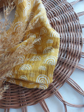 Laden Sie das Bild in den Galerie-Viewer, Halstuch I Musselin I Regenbogen l senfgelb