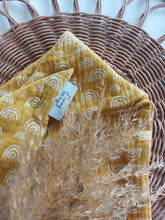 Laden Sie das Bild in den Galerie-Viewer, Halstuch I Musselin I Regenbogen l senfgelb